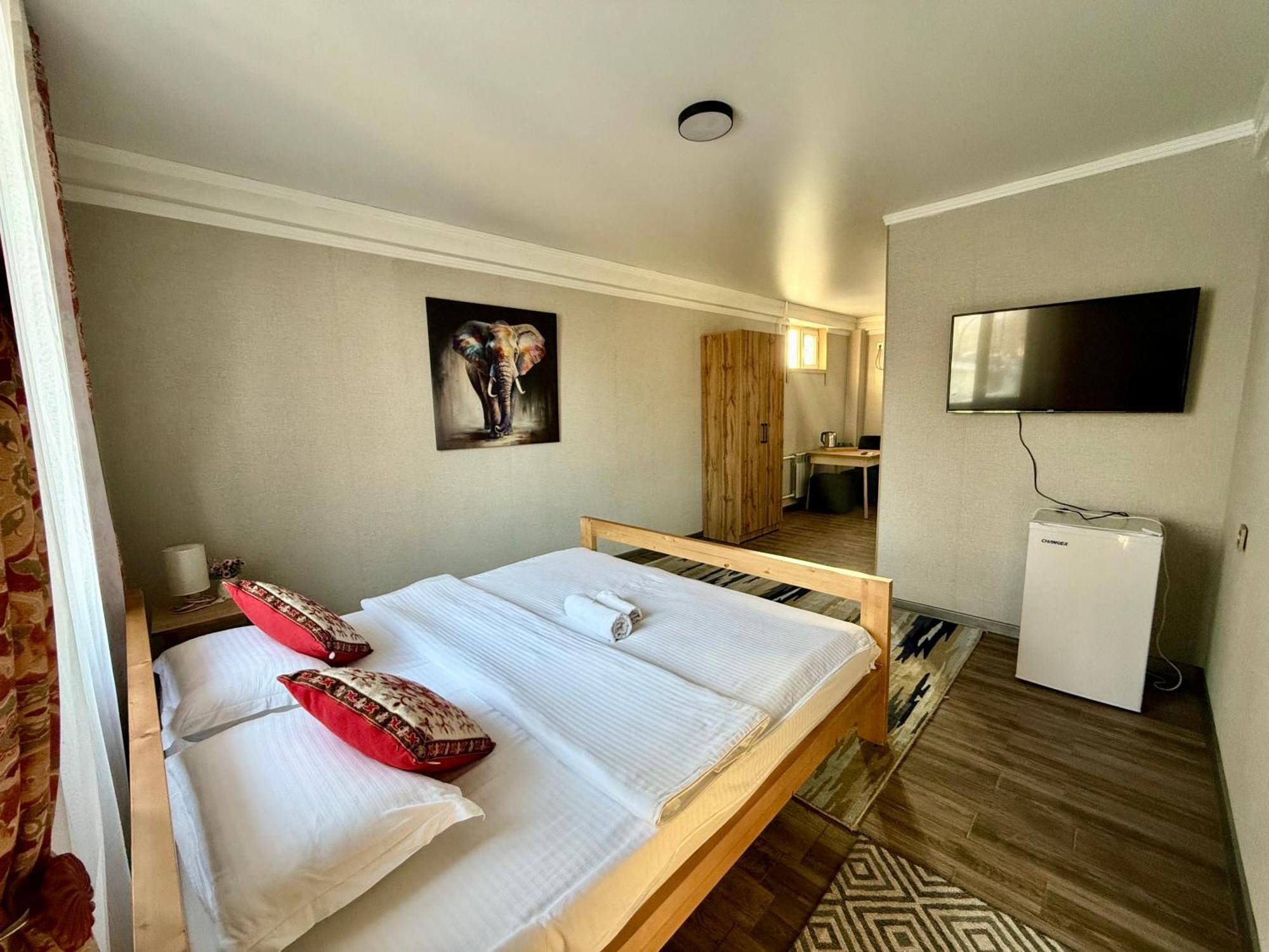 Salamat Hotel Bişkek Dış mekan fotoğraf